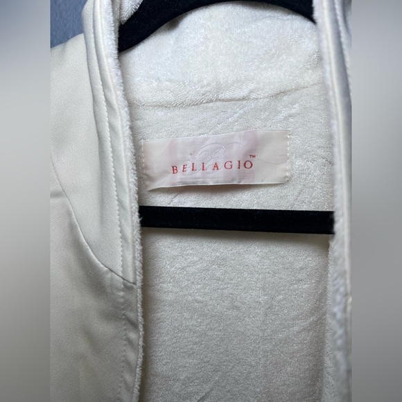 Stylish BELLAGIO Bathrobe Sz M Soft Terry Cloth & Polyester Shell 3-Pockets EUC - Picture 6 of 7